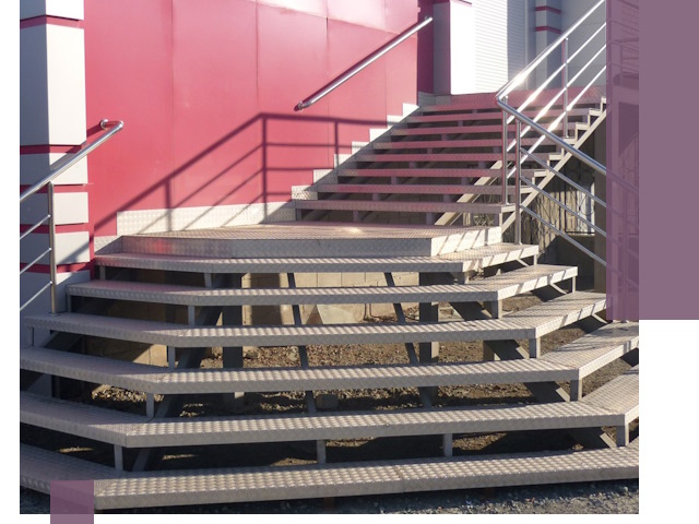 Лестницы для магазина в Набережных Челнах — изготовление и монтаж