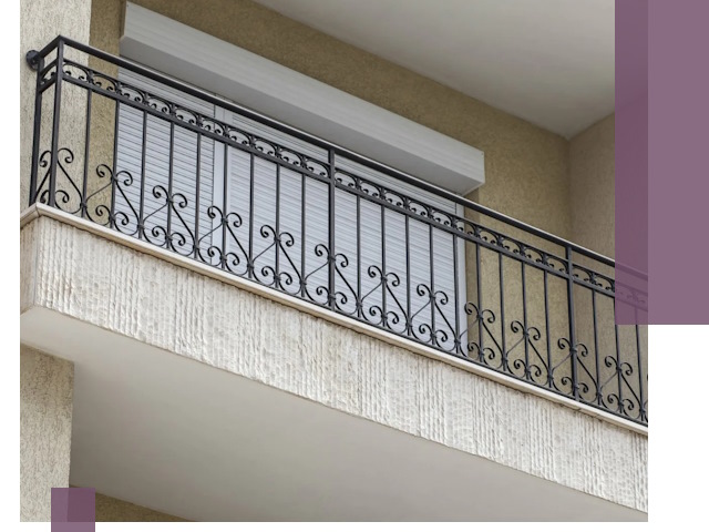 Балконные ограждения из металла и стекла в Набережных Челнах для домов